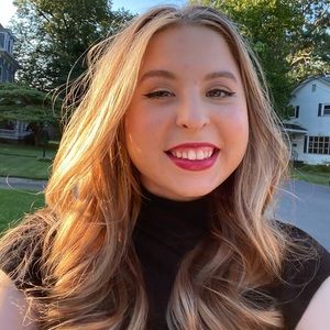 Meet your Posher, Genevieve